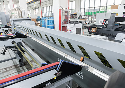 Medium-heavy Three-chuck Tube Laser Cutting Machine, BK Series